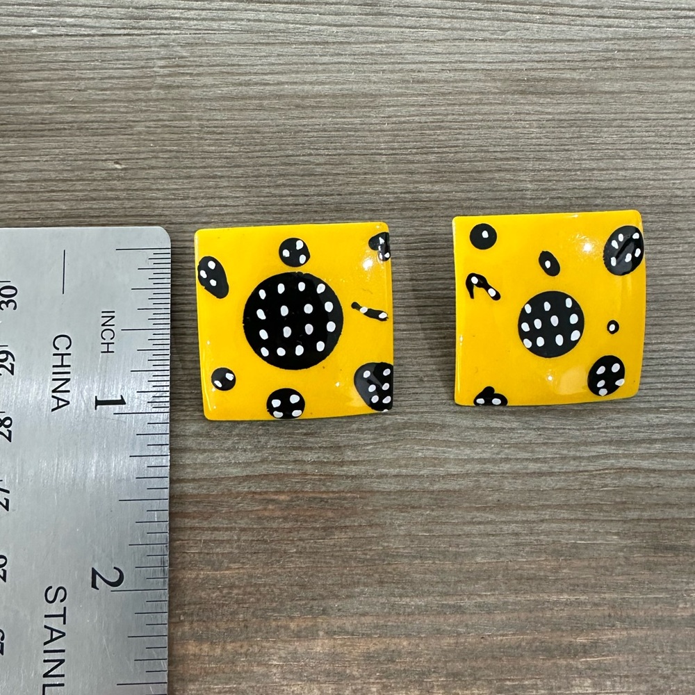 Vintage Yellow Polka Dot Earrings – 1980s Graphic Square Studs Statement Jewelry - Picture 3 of 7